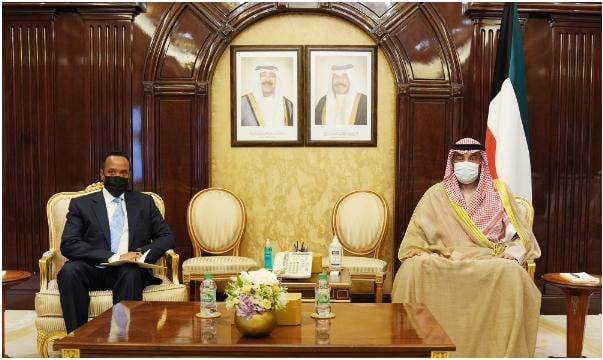 ahmed-shiede-with-kuwait-pm.jpg