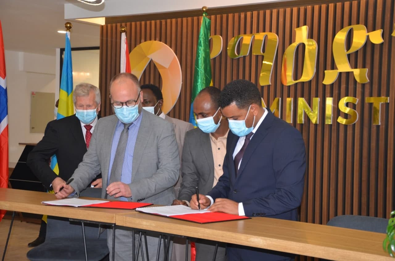 mines-ministry-grants-six-licenses-