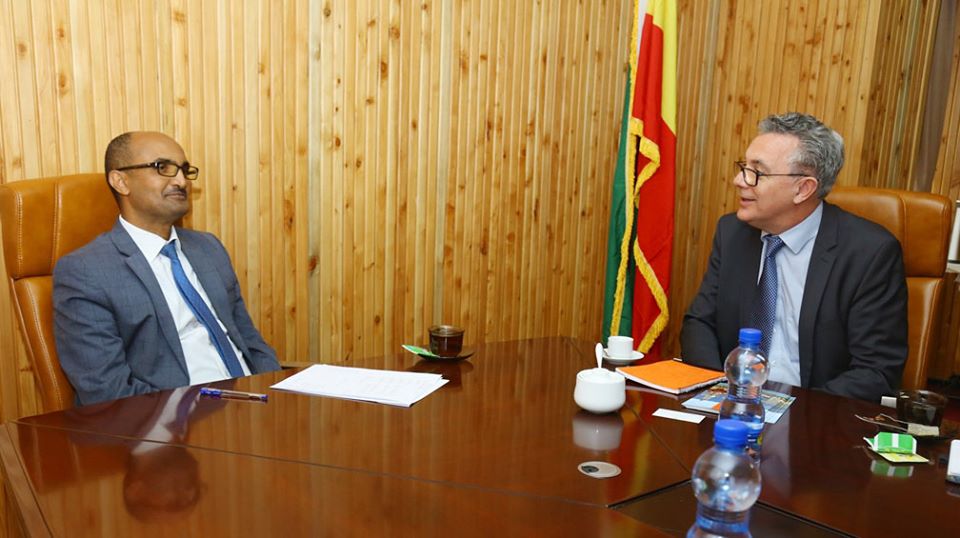 pia-delegates-with-state-minister-aklilu